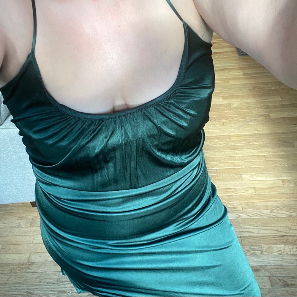 Moda low back dress